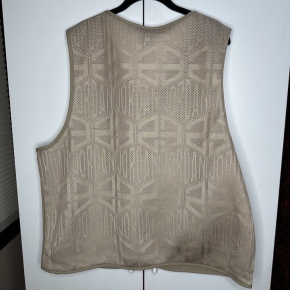 Nike Jordan Essentials Vest Desert Camo Beige Men's Size Large HF9327-257 NEW - Picture 2 of 3